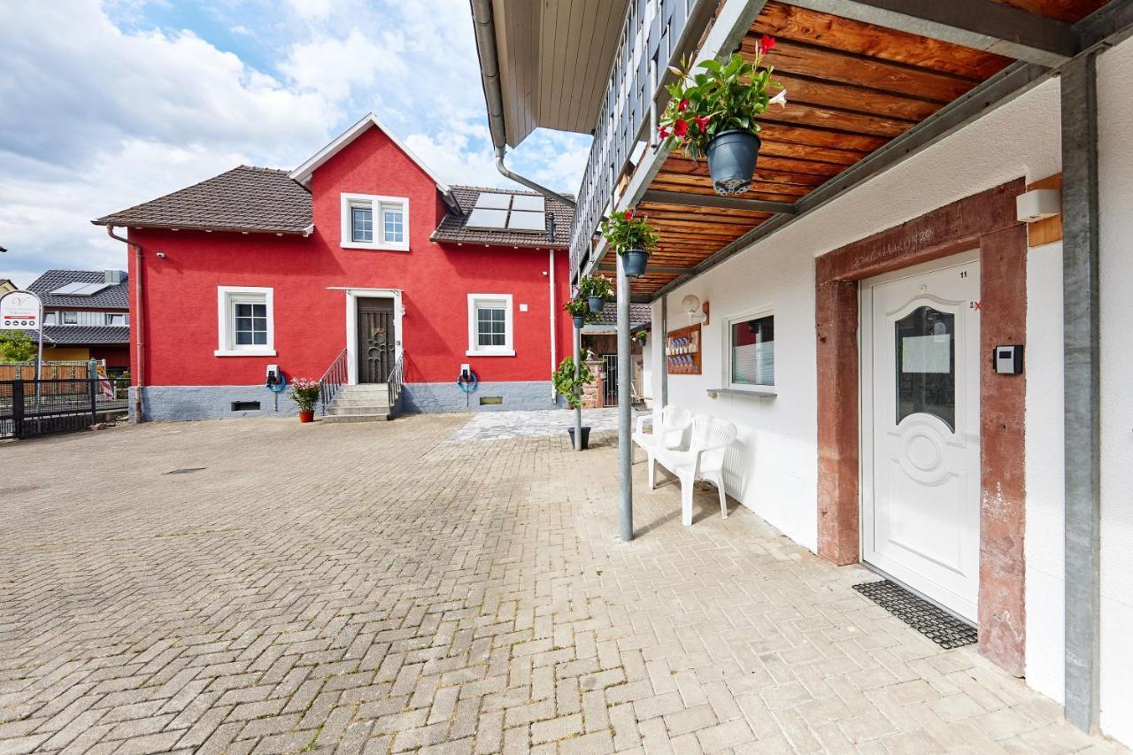Gaestehaus Viktoriya Nur Wenige Minuten Zum Europa-Park Rust Exterior photo
